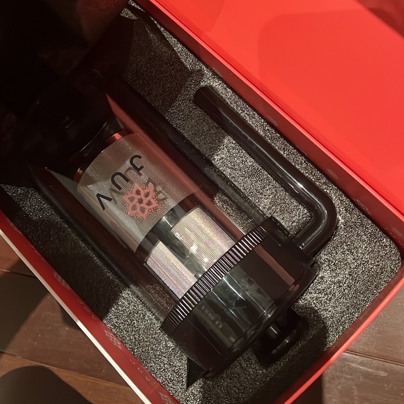 Brand new in box Juv press juicer - Picture 3 of 3